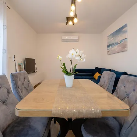 Ivi Apartamento *